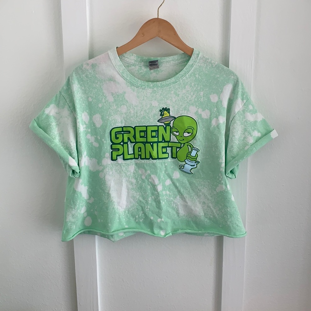 Tie-dyed “Green Planet Smoke Shop” Cropped T-shirt